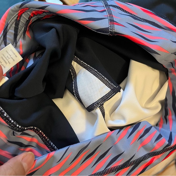 Athleta Electra Sonar 7/8 Workout Leggings Navy blue and Pink Mesh Detail Size S - Picture 11 of 13